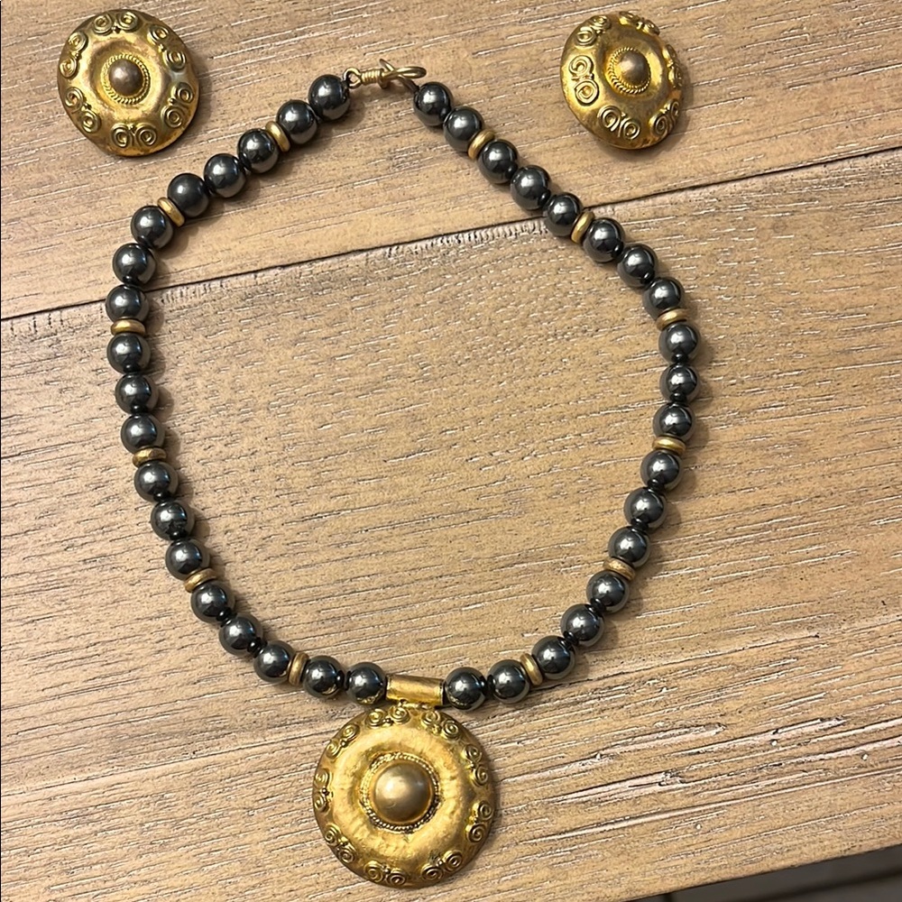 Gold and Black pearl Necklace Set
